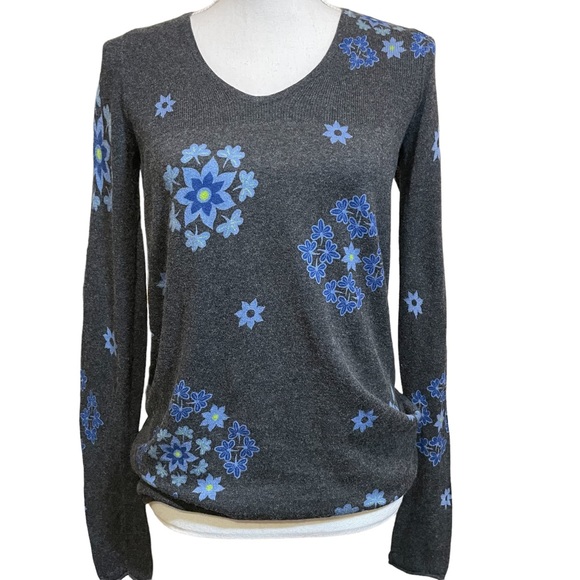 Kirra Cashmere Cotton Blend Gray Floral Sweater.  Size S - Picture 1 of 7